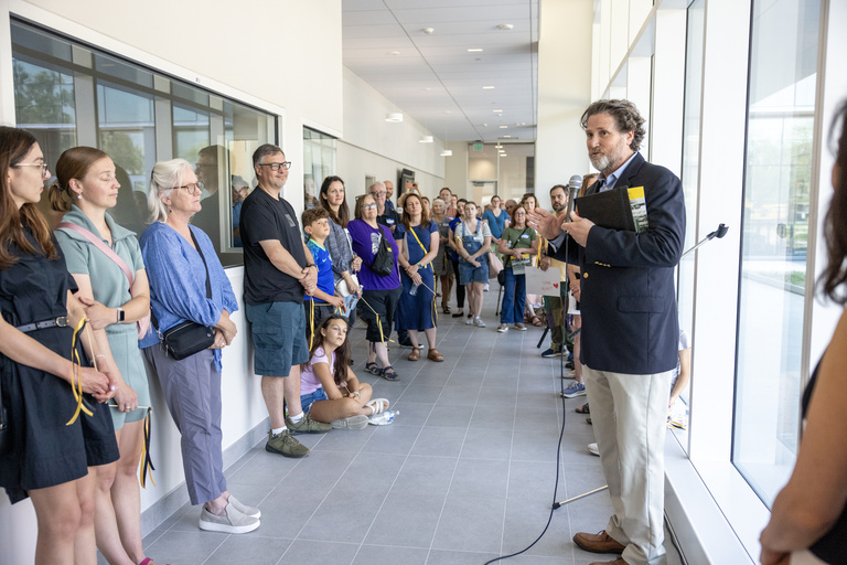 Eric Hunter give speech at WenJo event