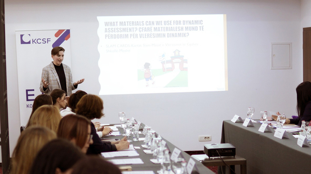 Charlotte Hilker in Kosovo